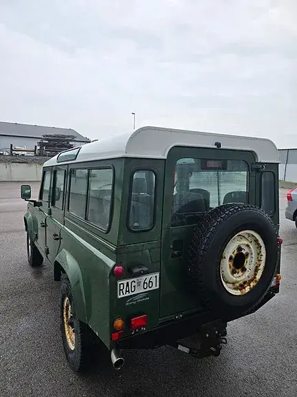 Land Rover Defender 110 2000 photo 3