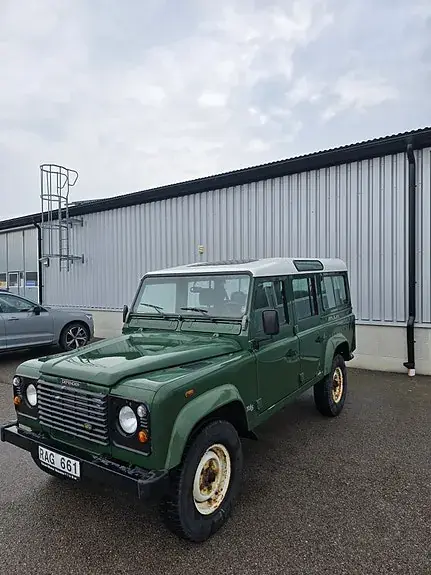 Land Rover Defender 110 2000 photo 2