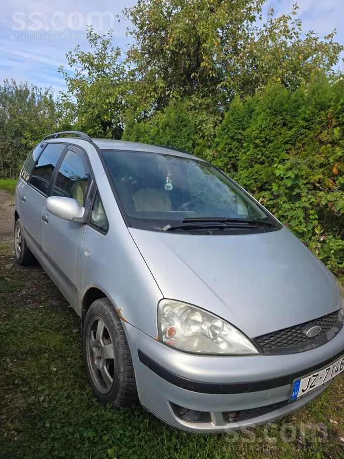 Ford Galaxy 2002 photo 2