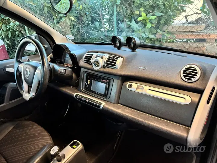 Smart Fortwo 2012 photo 2