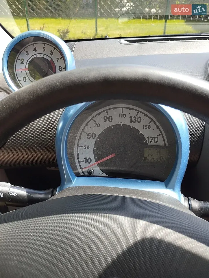 Peugeot 107 2010 photo 3