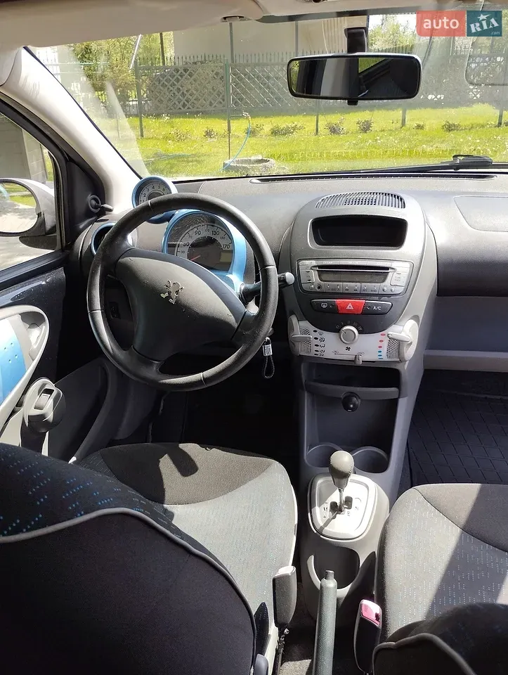 Peugeot 107 2010 photo 2