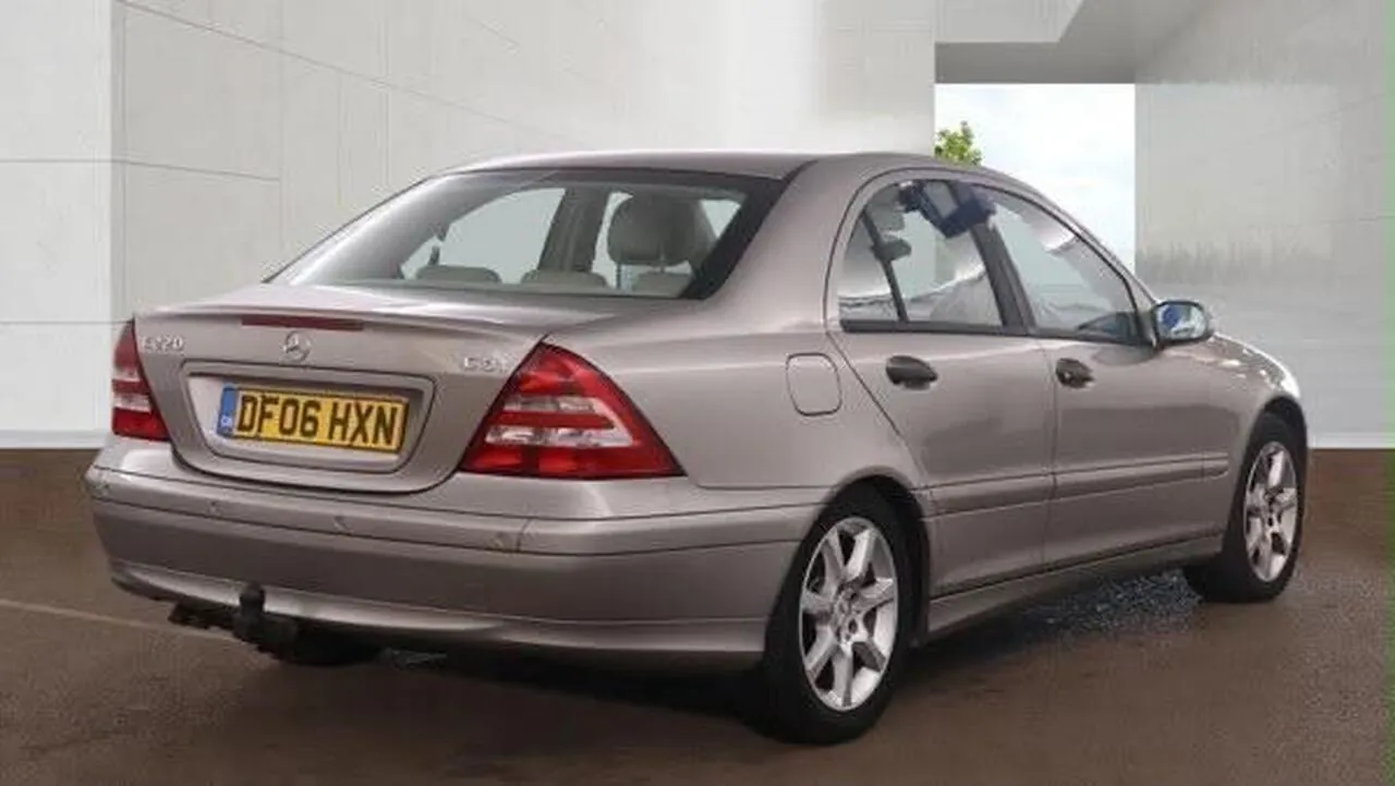 Mercedes-Benz C-Class 2006 photo 3