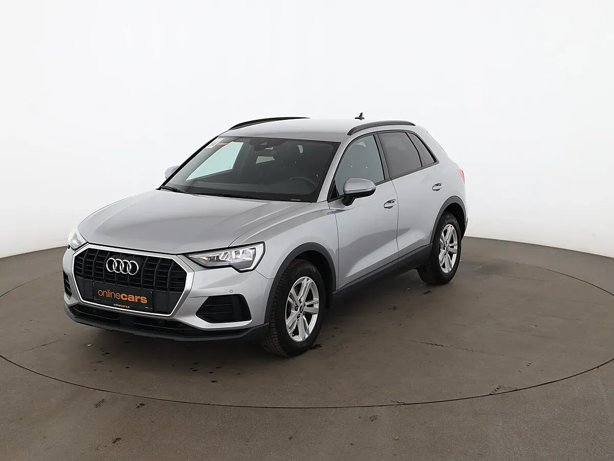 Audi Q3 2021 photo 2