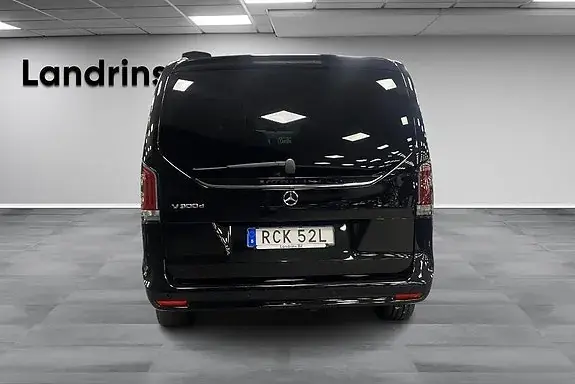 Mercedes-Benz V 300 2026 photo 5