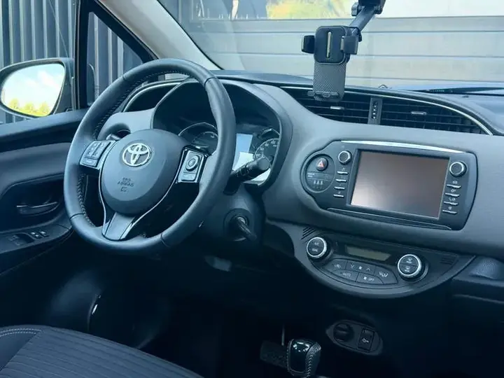 Toyota Yaris 2019 photo 2