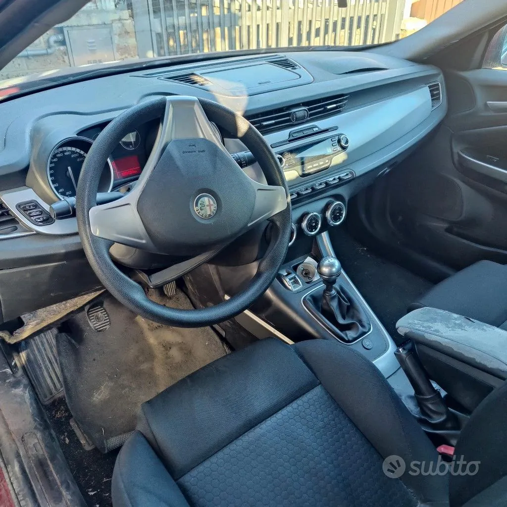 Alfa Romeo Giulietta 2011 photo 4