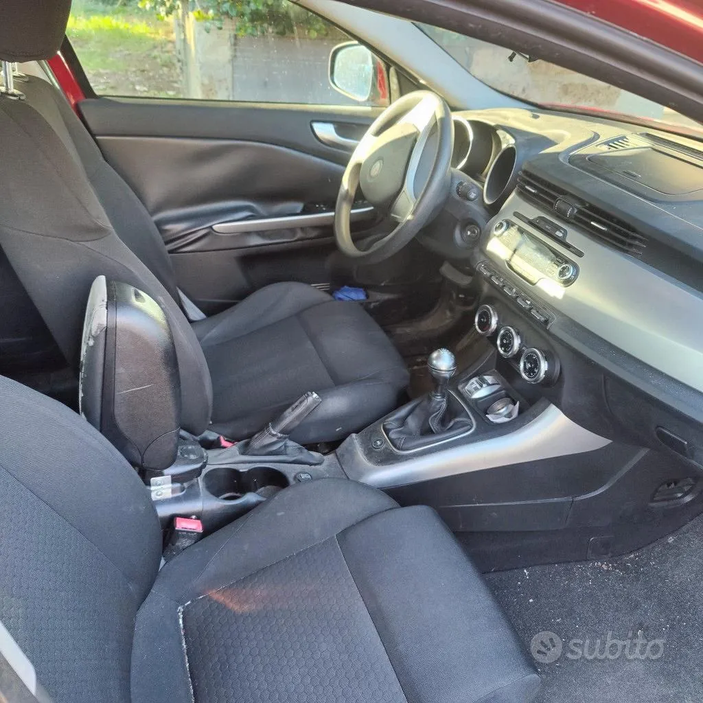 Alfa Romeo Giulietta 2011 photo 3