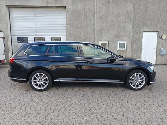 Volkswagen Passat 2016 photo 2