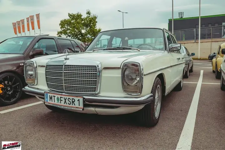 Mercedes-Benz 240D