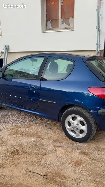 Peugeot 206 2003 photo 2