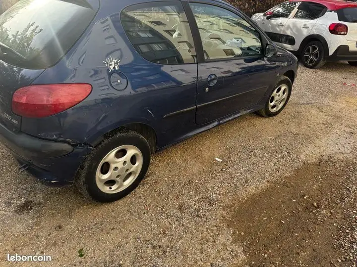 Peugeot 206 2003 photo 3