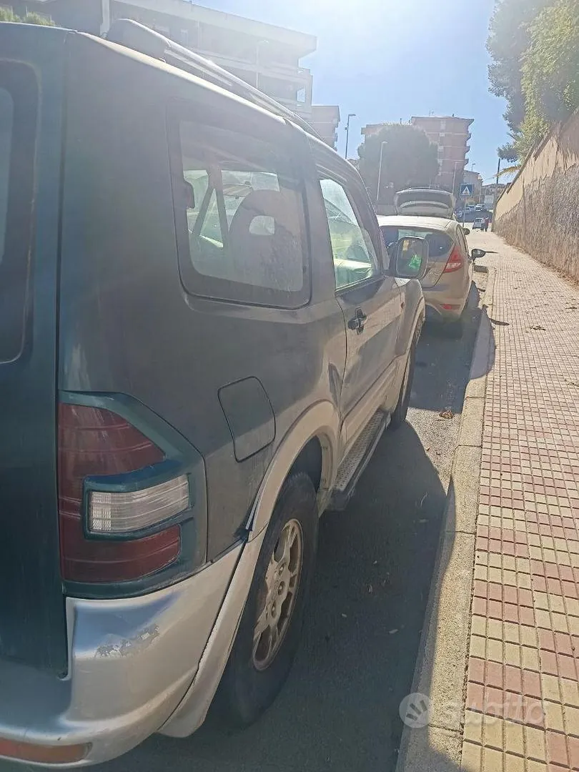 Mitsubishi Pajero 2001 photo 2