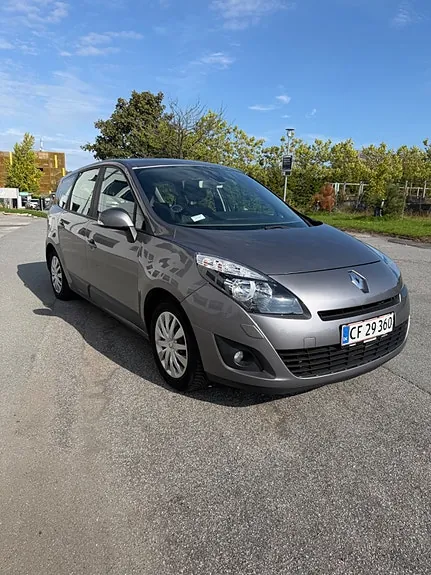 Renault Grand Scenic 2010 photo 2