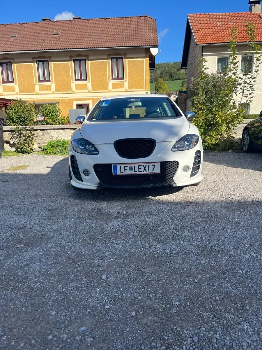 Seat Leon 2007 photo 2