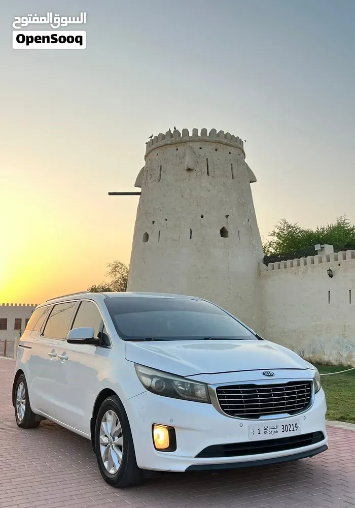 Kia Carnival 2016 photo 2