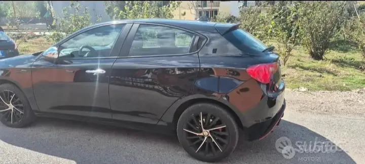 Alfa Romeo Giulietta 2014 photo 3