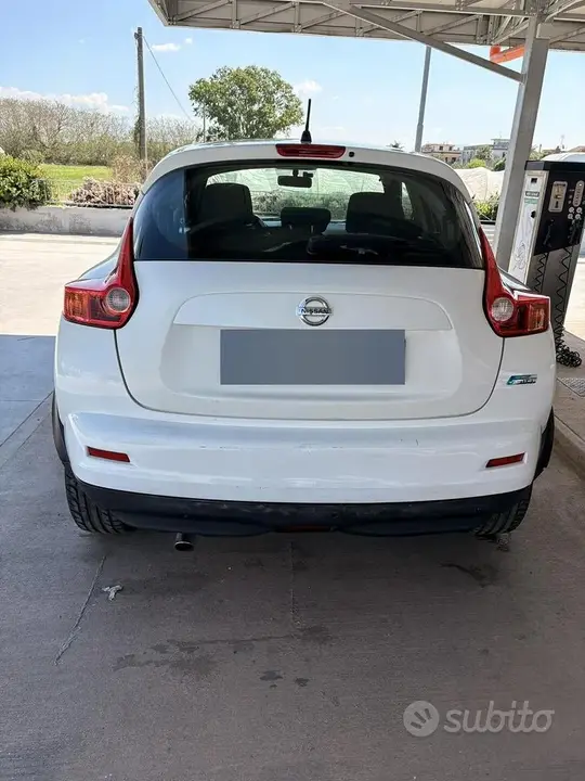 Nissan Juke 2011 photo 2
