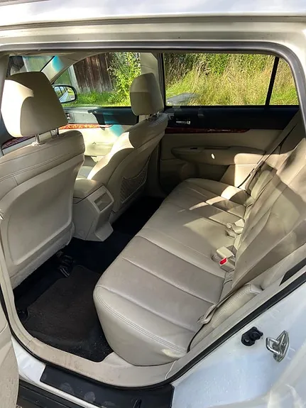 Subaru Outback 2011 photo 5