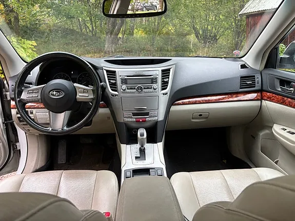 Subaru Outback 2011 photo 4