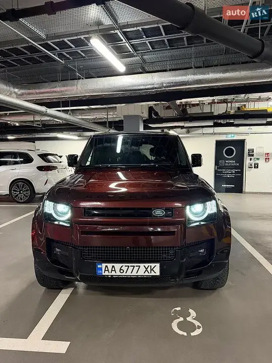 Land Rover Defender 2024 photo 2