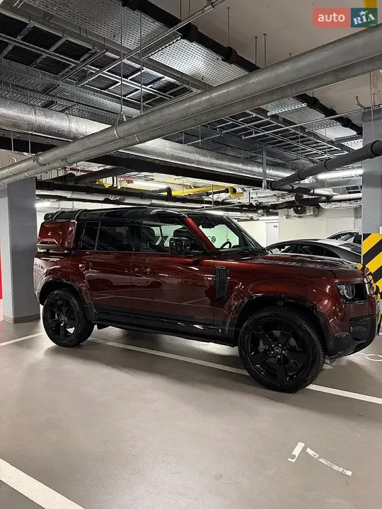 Land Rover Defender 2024 photo 3