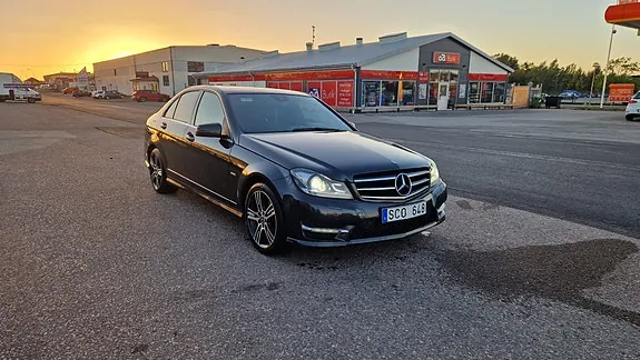 Mercedes-Benz C220 2014 photo 2