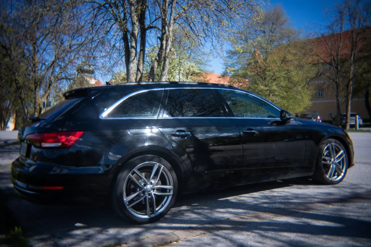 Audi A4 2018 photo 3