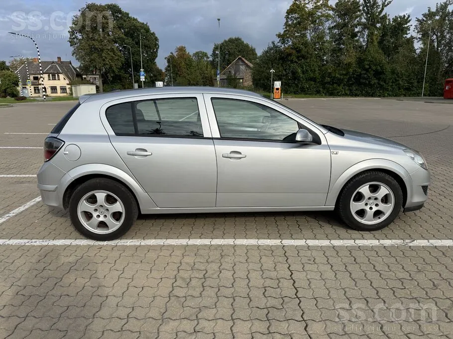 Opel Astra 2009 photo 5