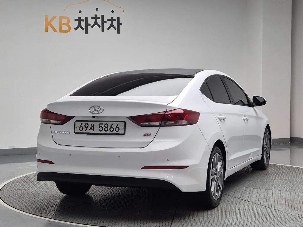 Hyundai Avante 2017 photo 3