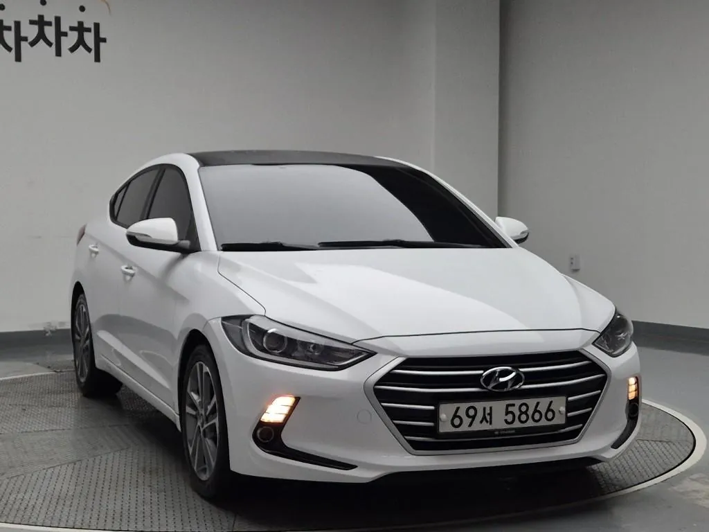 Hyundai Avante 2017 photo 4