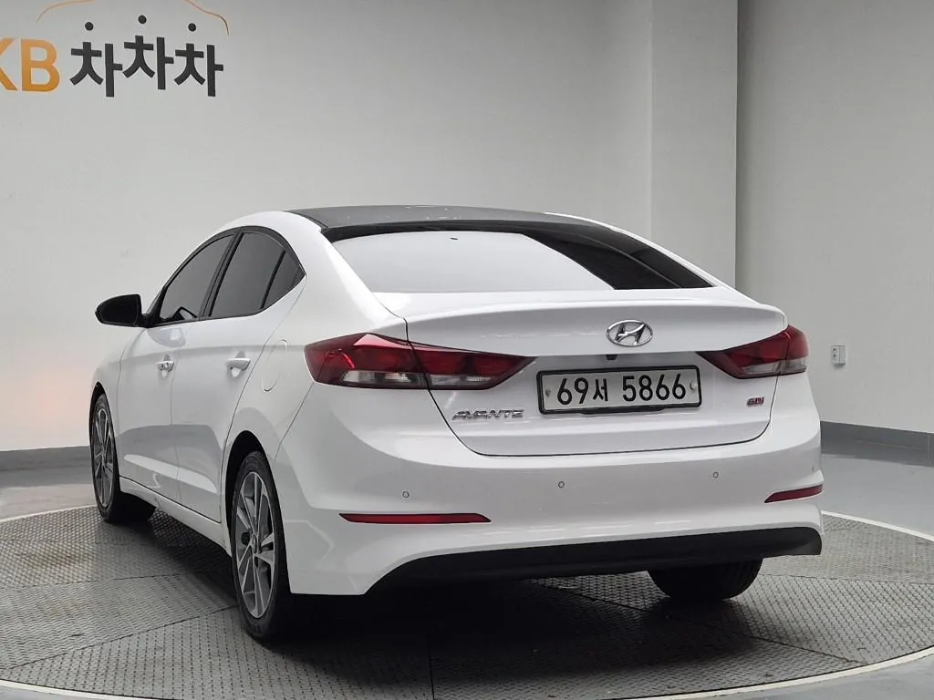 Hyundai Avante 2017 photo 2