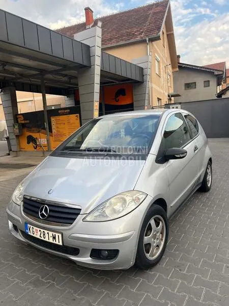 Mercedes-Benz A180