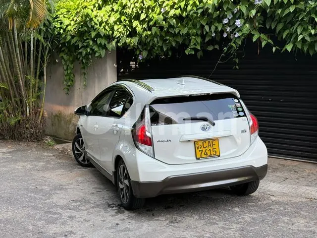 Toyota Aqua 2015 photo 5