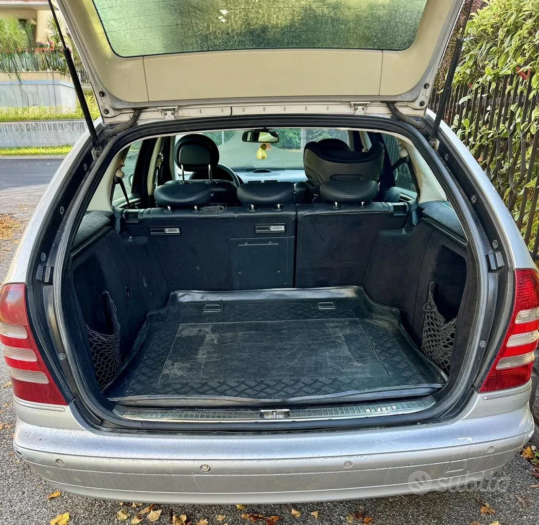 Mercedes-Benz C 180 2005 photo 4