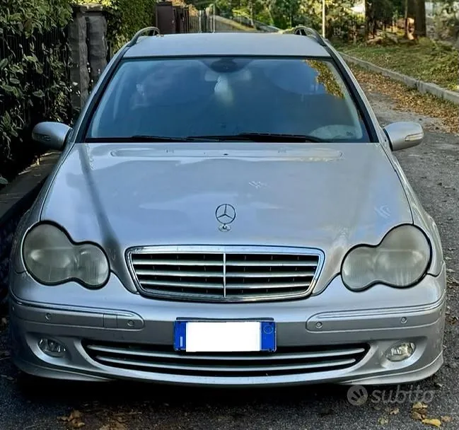 Mercedes-Benz C 180 2005 photo 2
