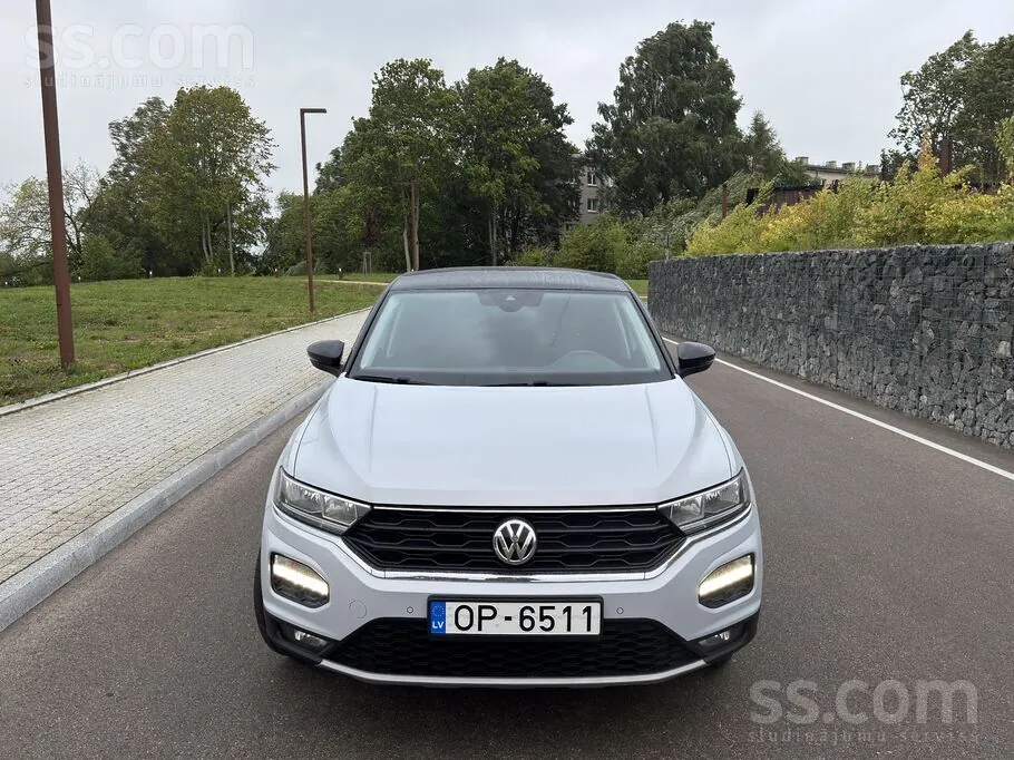 Volkswagen T-Roc 2020 photo 2