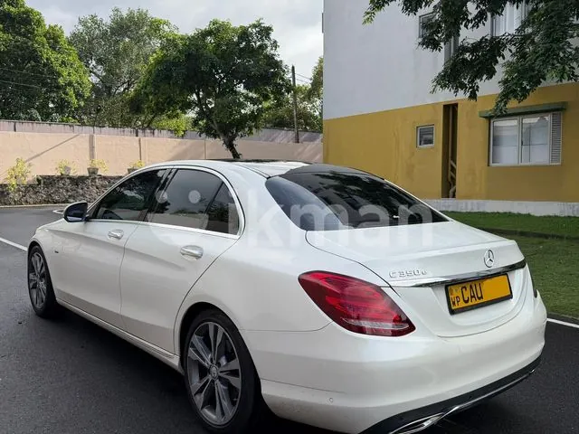 Mercedes-Benz C350 2017 photo 4
