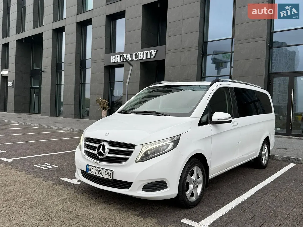 Mercedes-Benz V-Class 2017 photo 3