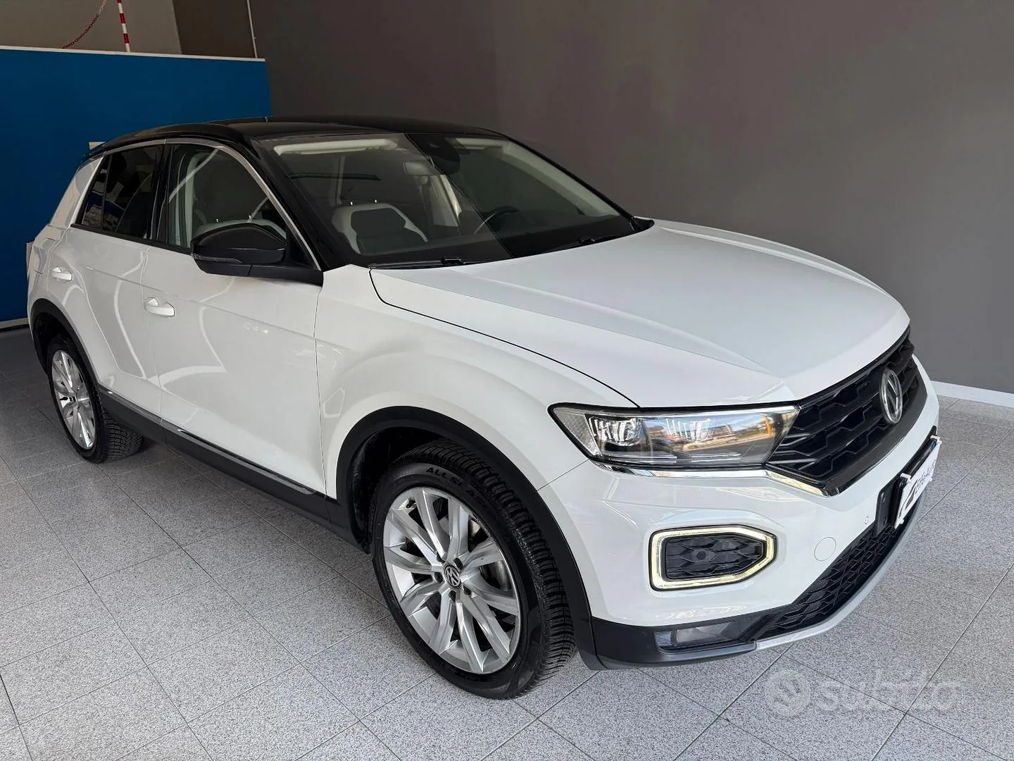 Volkswagen T-Roc 2019 photo 2