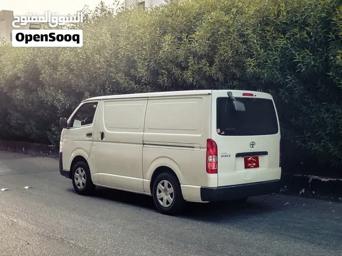 Toyota Hiace 2023 photo 4