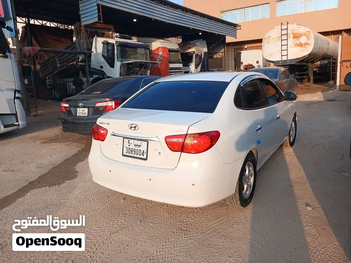 Hyundai Avante 2010 photo 3