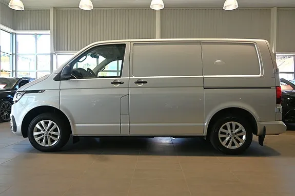Volkswagen Transporter 2023 photo 2