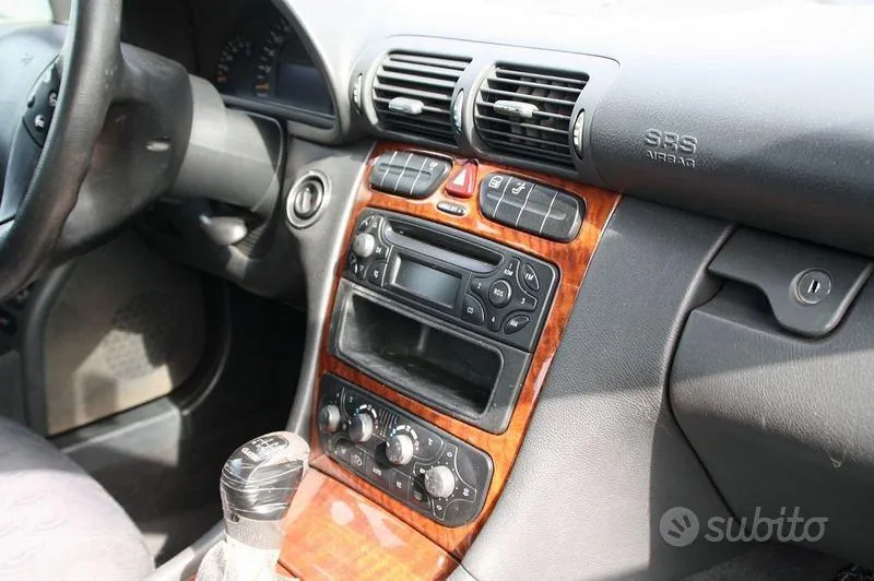 Mercedes-Benz C-Class 2001 photo 3