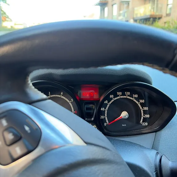 Ford Fiesta 2010 photo 5
