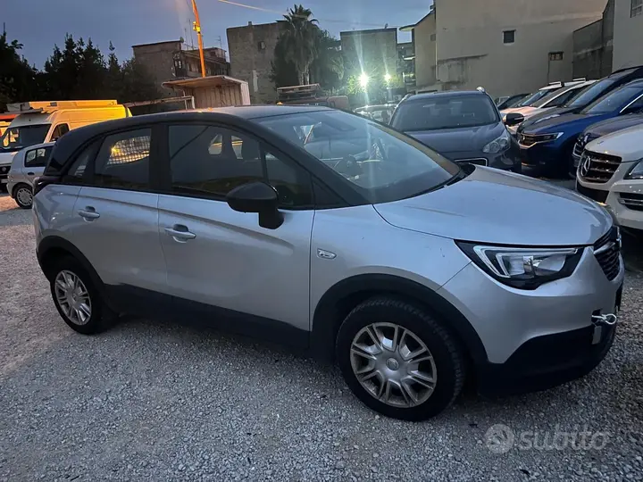 Opel Crossland X 2019 photo 2