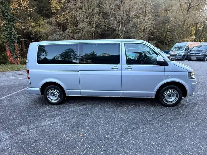 Volkswagen Caravelle 2013 photo 2