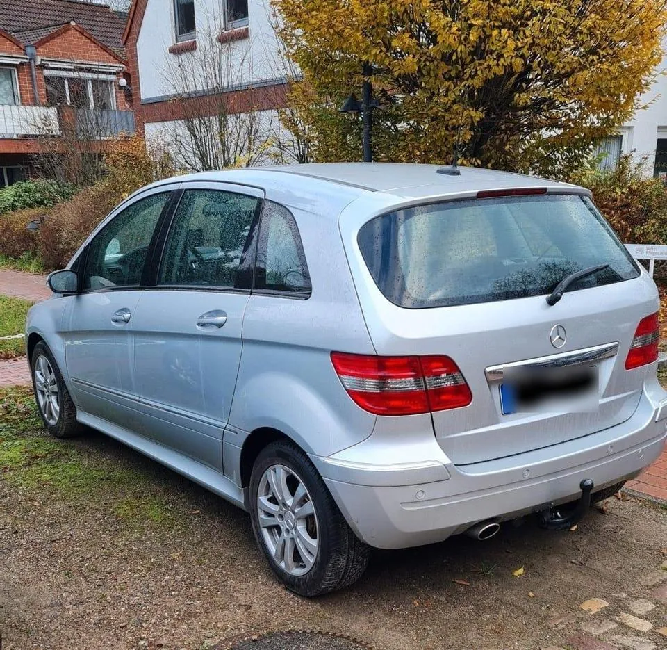 Mercedes-Benz B 200