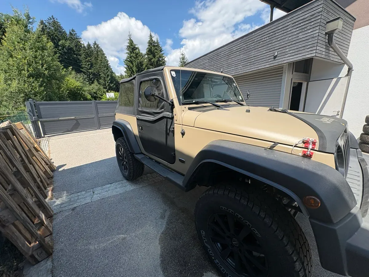 Jeep Wrangler 2011 photo 2