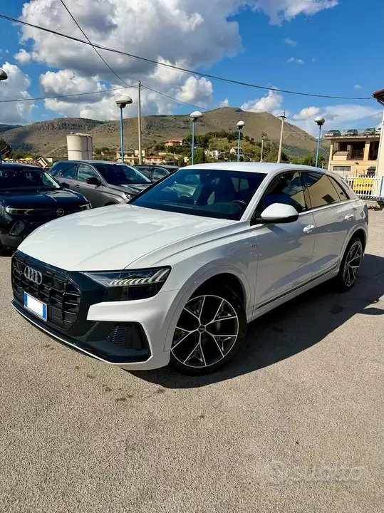 Audi Q8 2023 photo 2
